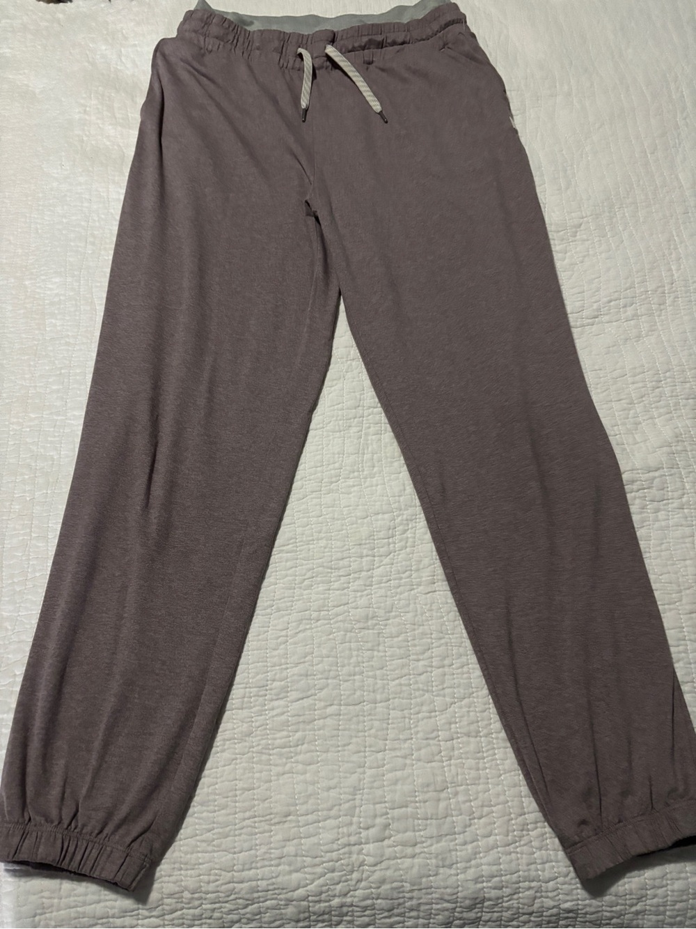 Vuori Lavender Relaxed Jogger Pants - Size Medium